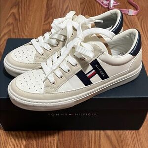 Tommy Hilfiger Beige and Navy Casual Sneakers
